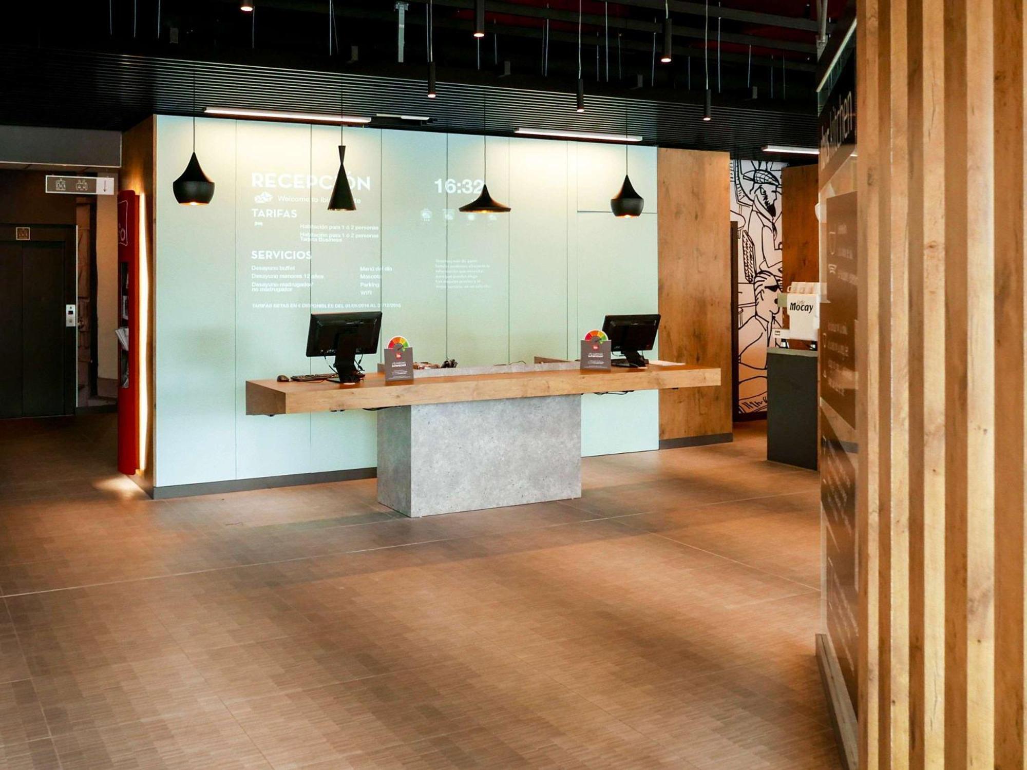 Ibis Hotel Alicante Eksteriør bilde